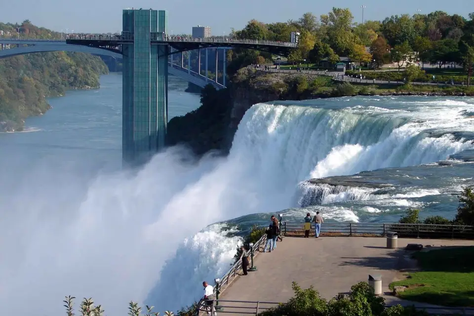 Desde NYC: Excursión de un día en furgoneta por las cataratas del Niágara