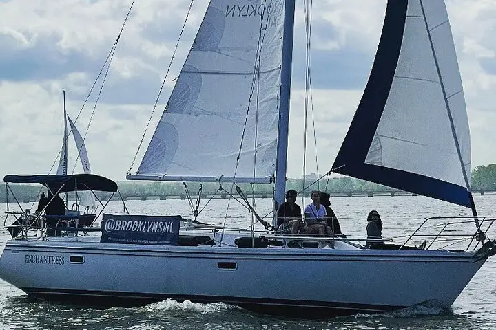 Private Sail New York con Brooklyn Sail (Reserva todo el barco)