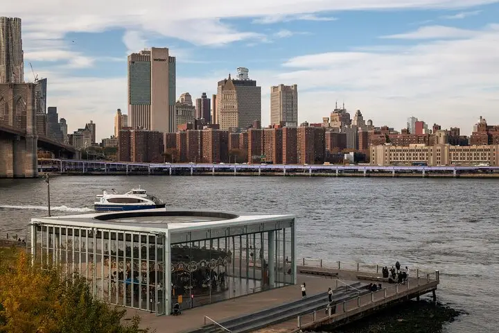 De los rascacielos a los adoquines Aventura en el puente de Brooklyn