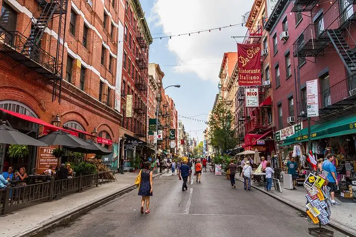Recorrido gastronómico local y mafia de la ciudad de Nueva York dirigido por guías de la policía de Nueva York