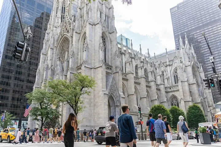 Recorrido a pie por la catedral de San Patricio y Manhattan