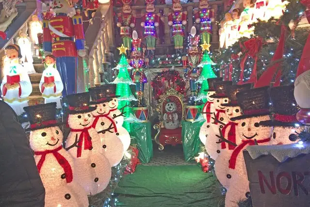 Recorrido a pie por las luces de Navidad de Brooklyn en Dyker Heights