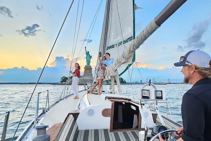 Recorrido privado en velero clásico por la ciudad de Nueva York