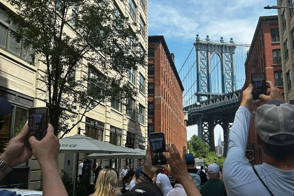 Recorrido por el Puente de Brooklyn y DUMBO (con Ferry al Río Este)