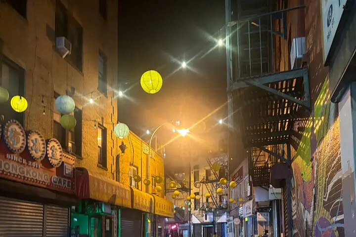 Saludos a Chinatown Tour y Bar Crawl