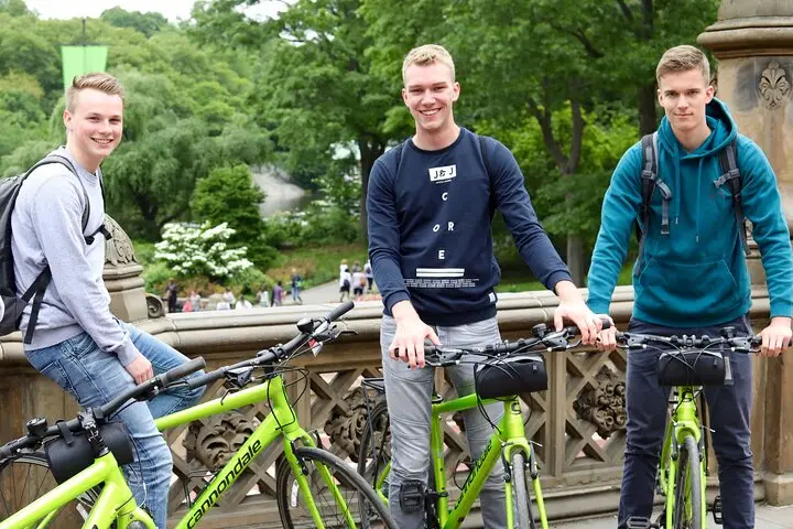 Solicitud de recorrido autoguiado en bicicleta o a pie por Central Park