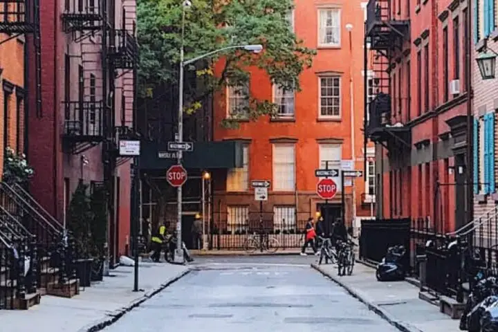 Stonewall y Gaslight: un recorrido autoguiado por Greenwich Village