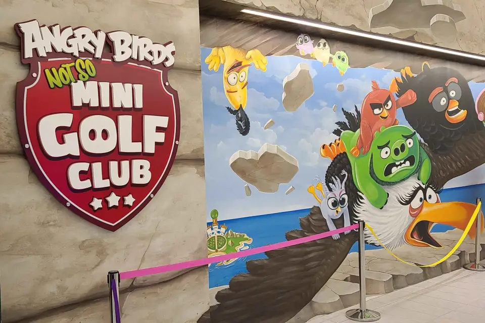 Sueño Americano: Entrada Angry Birds Mini Golf