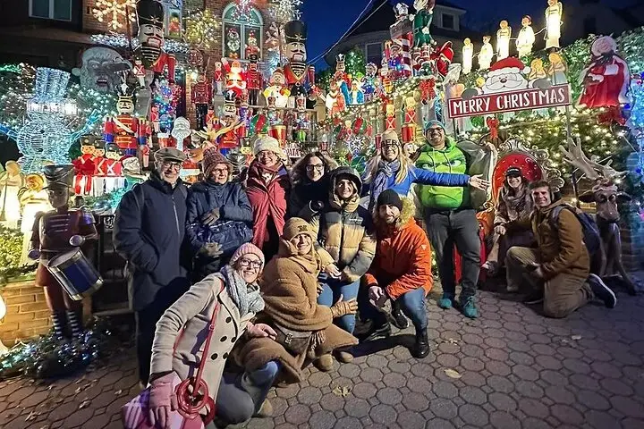 Tour en autobús con vistas panorámicas a Dyker Heights y luces de Navidad