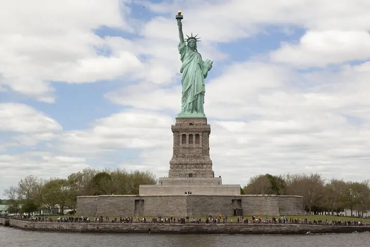 Tour a la Estatua de la Libertad y la Isla Ellis en ferry