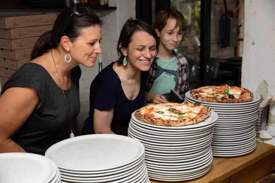 Tour a pie por el centro de Brooklyn a pie de pizza