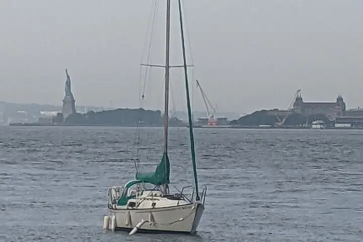 Tour privado LI Sound a East River a la Estatua de la Libertad
