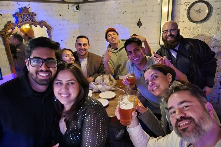 Tour privado por el salón y la azotea del bar