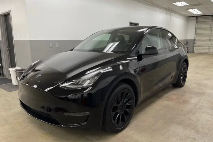 Tour privado en todoterreno por Tesla 100% eléctrico