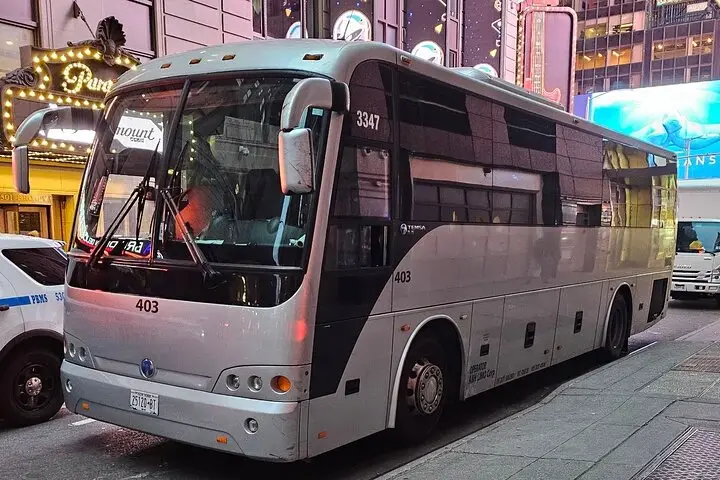 Traslado en autobús de Nueva York hasta 50 pasajeros