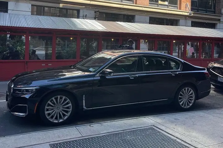 Traslado en primera clase desde Manhattan a los aeropuertos de Nueva York (JFK/EWR/LGA)