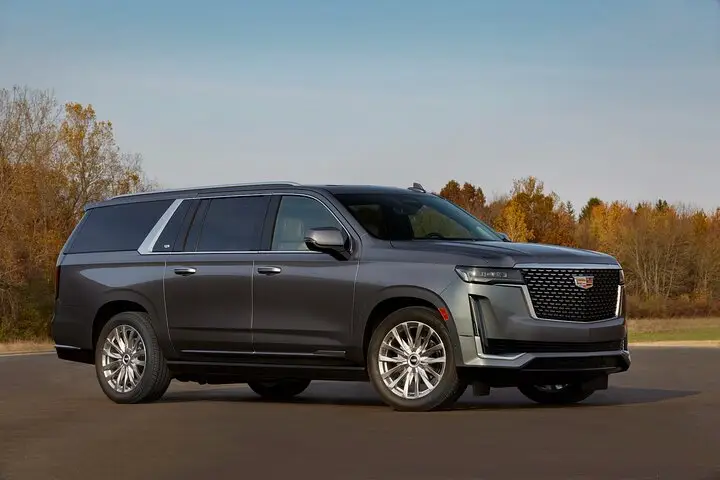 Traslado privado desde el aeropuerto LGA de La Guardia a Manhattan en SUV