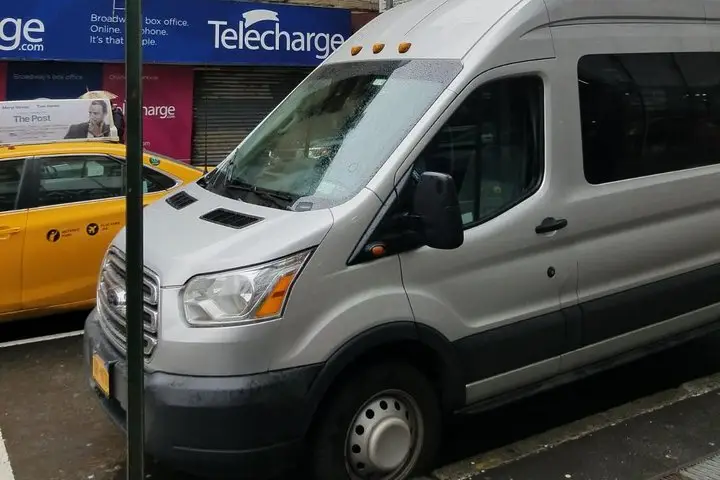 Traslado Privado del Aeropuerto LGA a Hoteles en NYC cada hora.