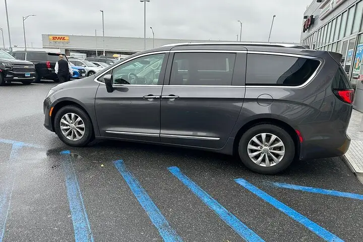 Traslado privado desde el aeropuerto de Newark (EWR) al puerto de Brooklyn