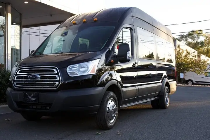 Traslado privado al aeropuerto Sprinter JFK/LGA a NYC Ida y vuelta