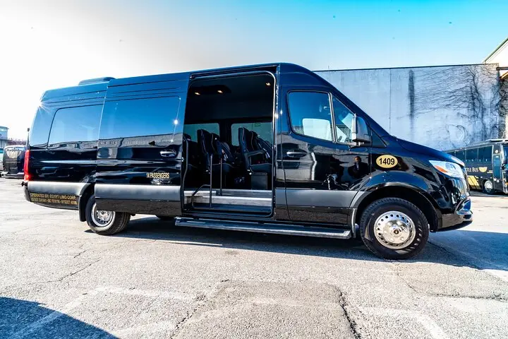 Traslado VIP de lujo a la ciudad de Nueva York en grupo interurbano en Sprinter, Mini o autobús