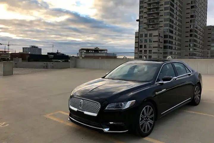 Traslado VIP de lujo para salidas desde el aeropuerto de la ciudad de Nueva York en sedán o SUV