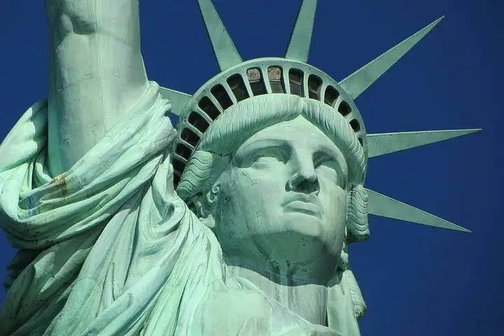 Visita a la Estatua de la Libertad de Nueva York con billete de ferry