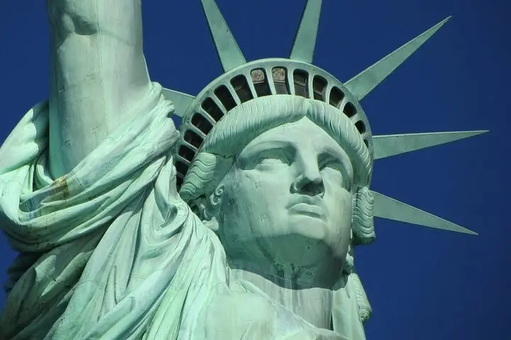 Visita la Estatua de la Libertad y el recorrido a pie por Manhattan