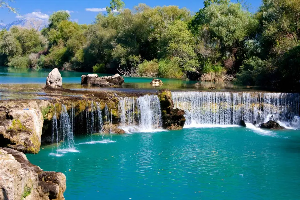 Desde Estambul Antalya y Alanya Excursión Privada de un Día con Almuerzo