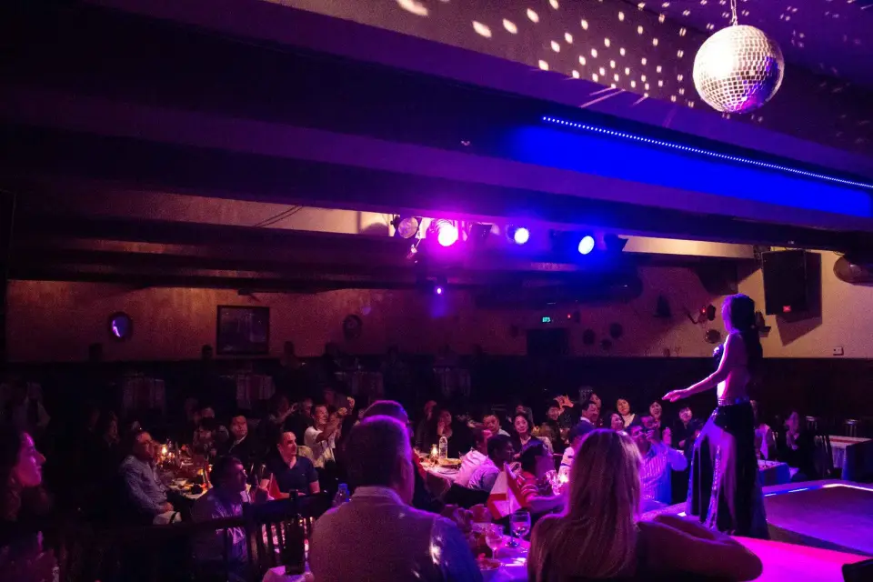 Cena-espectáculo 1001 noches turcas en Estambul