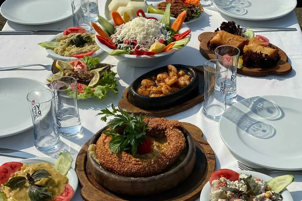 Cena privada y crucero por el Bósforo en Estambul