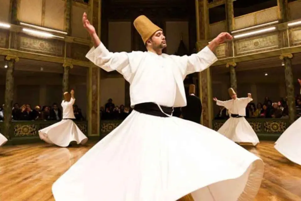 Estambul: Cena tradicional turca y experiencia derviche