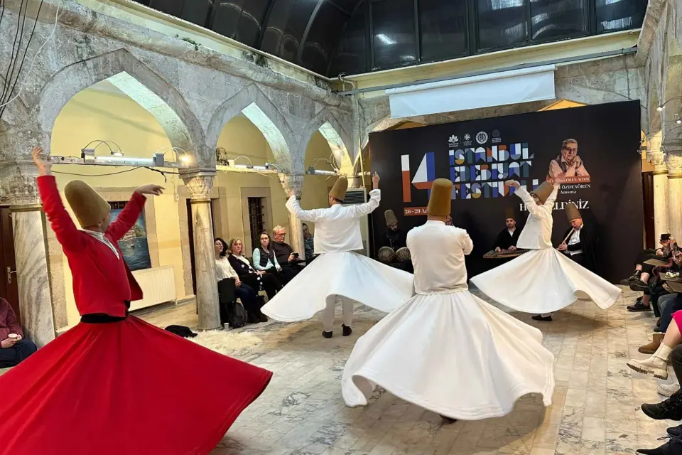 Estambul: Ceremonia de los Derviches Remolinos y Sema Mevlevi