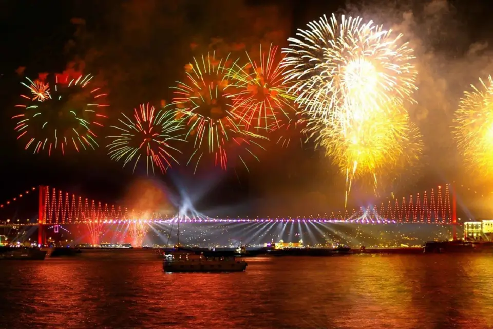 Estambul: Crucero de Nochevieja entre dos continentes