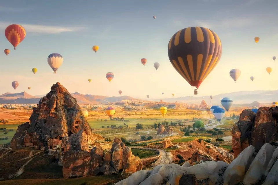 Desde Estambul: Excursión de 2 días a Capadocia en autobús o avión
