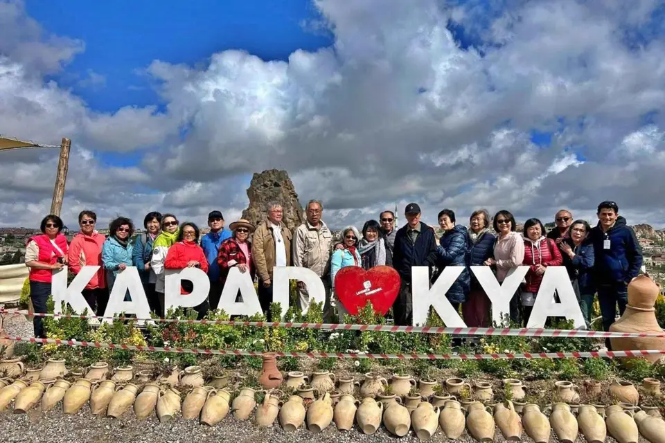 Estambul: Excursión de 2 días a Capadocia Vuelo, hotel en cuevas incluido
