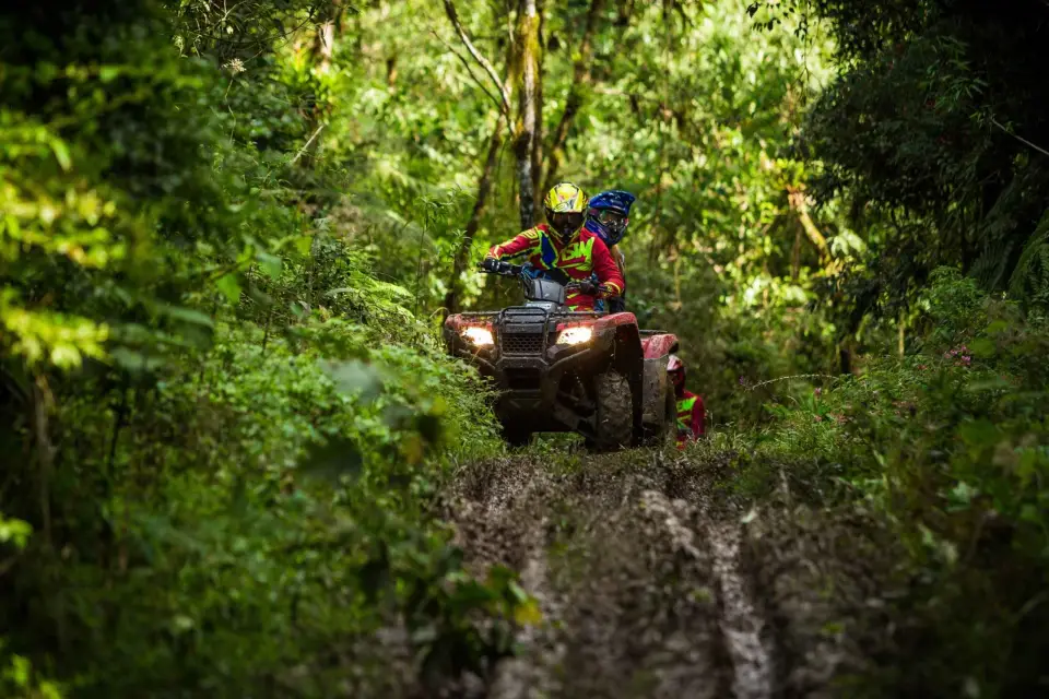Estambul: Excursión en quad por el Bosque de Belgrado con opción de tirolina