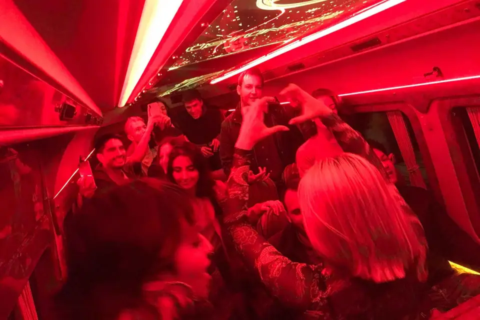 Estambul: Fiesta en Pub con Party Bus