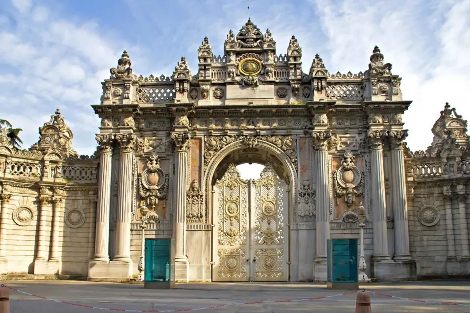 Palacio de Dolmabahce Sáltate el ticket de entrada sin colas y audioguía