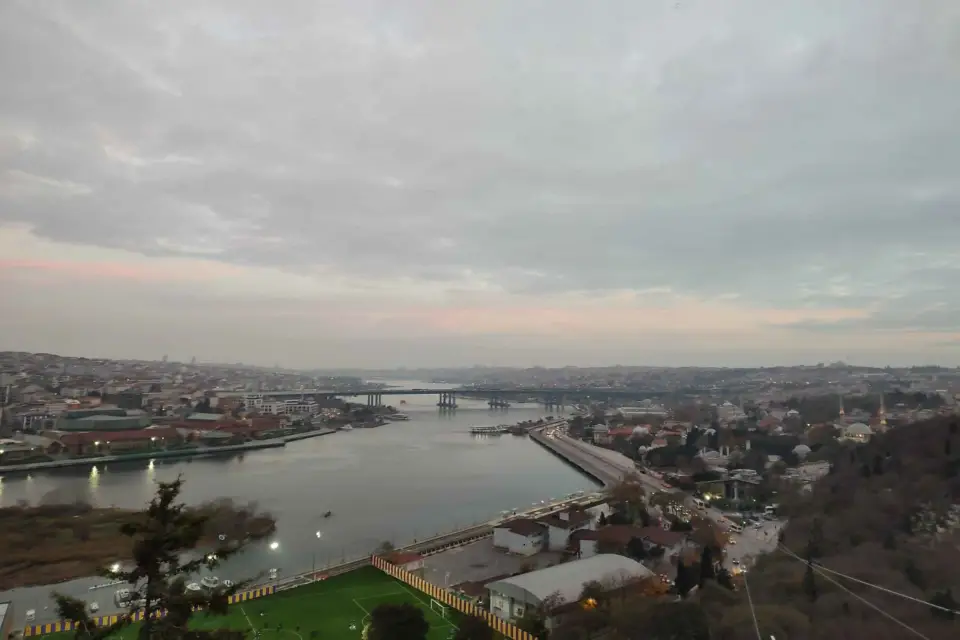 Desde Estambul: Recorrido guiado por Europa y Asia en autobús y barco
