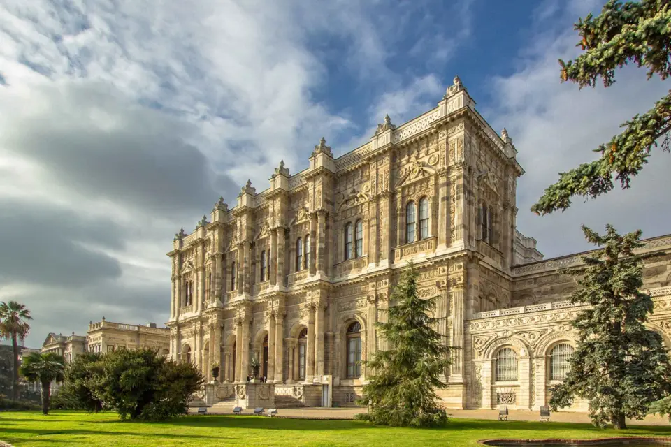 Estambul: Ticket de entrada al Palacio de Dolmabahçe con visita guiada
