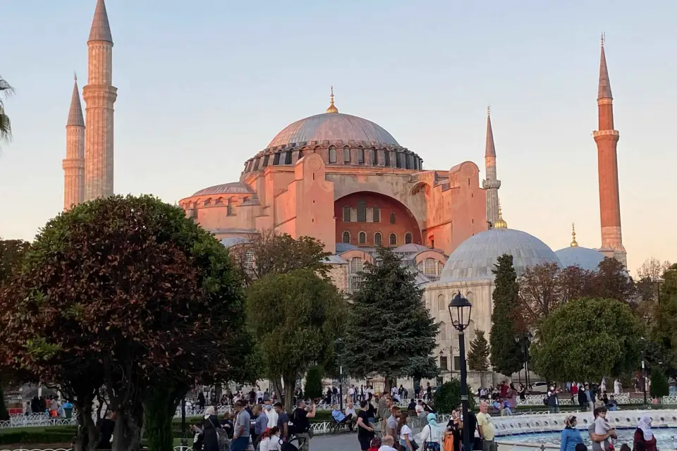 Estambul: Tour de medio día por la mañana de Santa Sofía y la Mezquita Azul