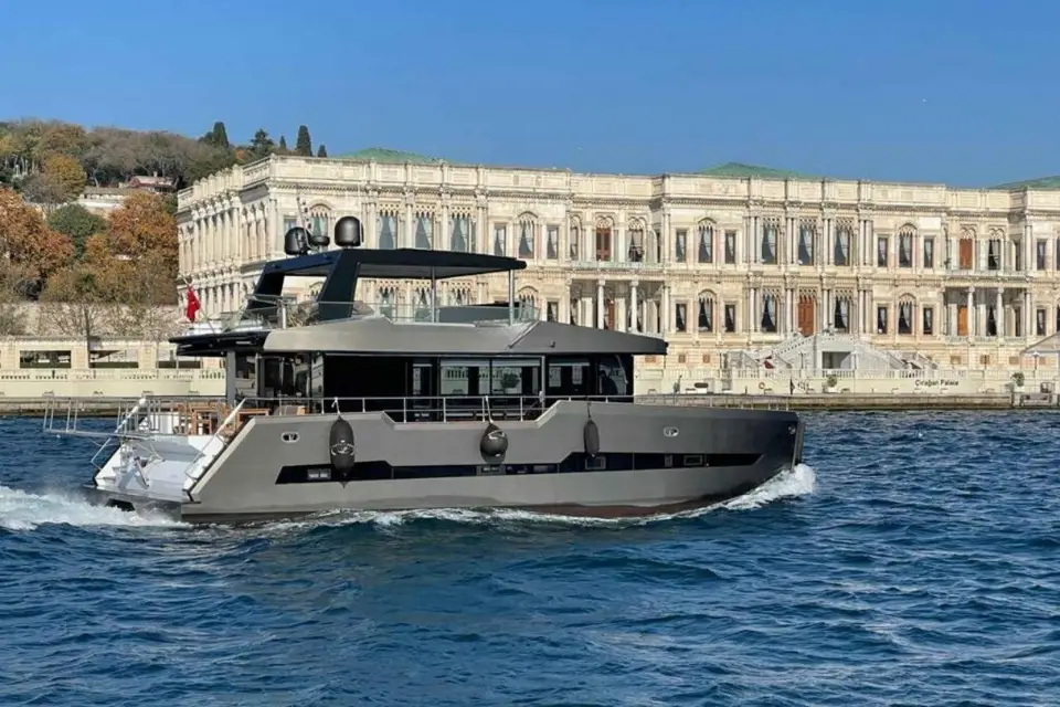 Estambul: Tour privado del Bósforo en catamarán