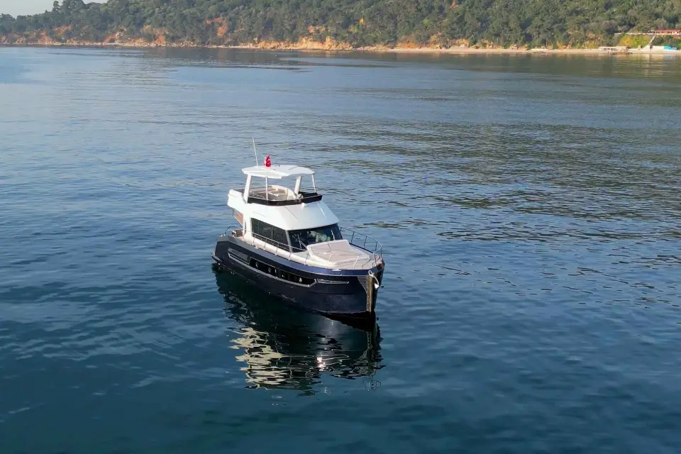 Estambul: Tour privado por el Bósforo en yate de lujo nº 7