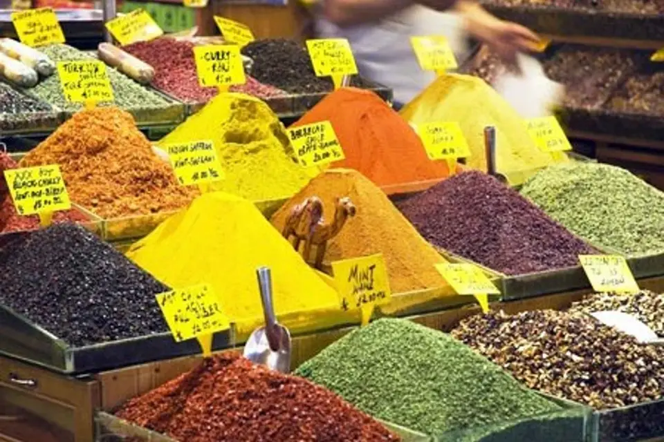 Estambul: Tour privado de medio día por el Bósforo y el Bazar de las Especias
