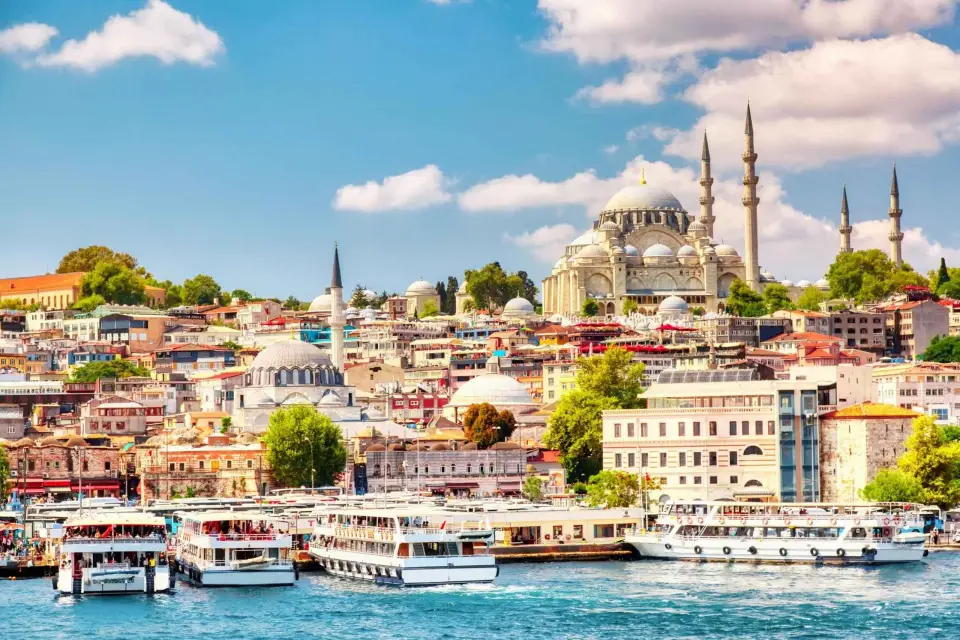 Tour privado a pie por la ciudad vieja de Estambul con crucero por el Bósforo