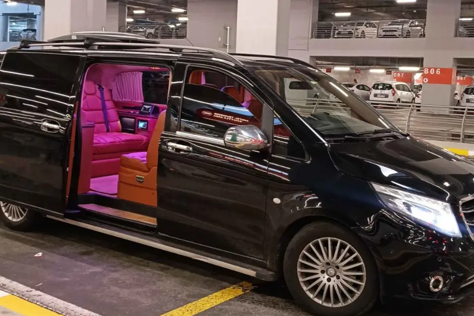 Estambul: Traslado al aeropuerto privado con bienvenida y bienvenida