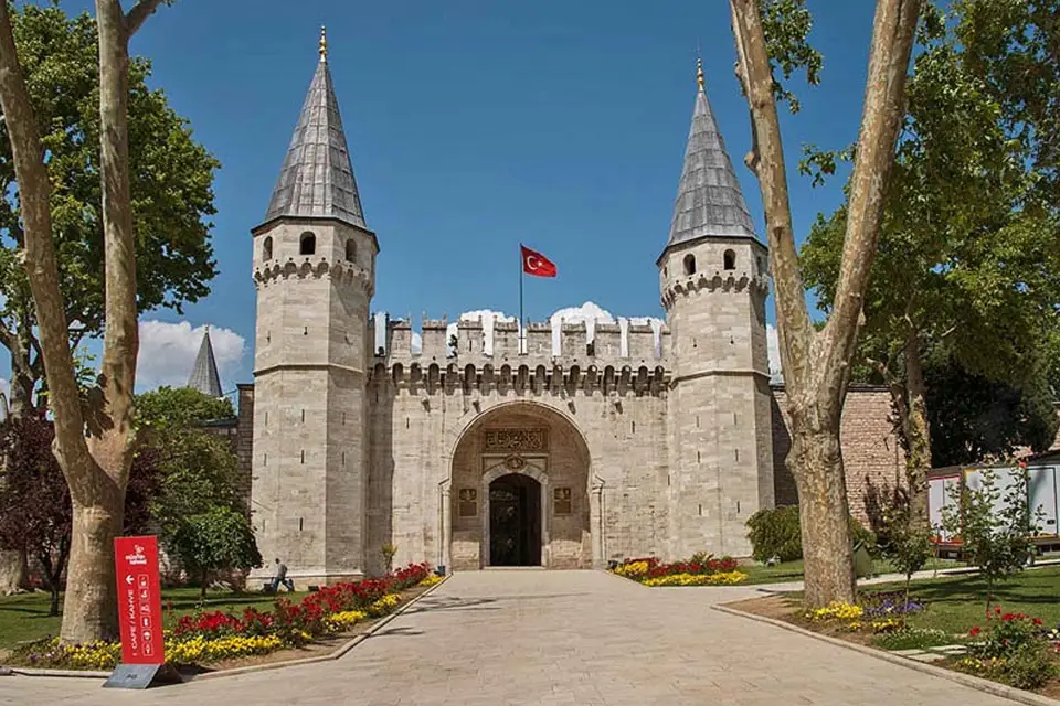 Estambul: Visita de medio día al Palacio de Topkapi con guía
