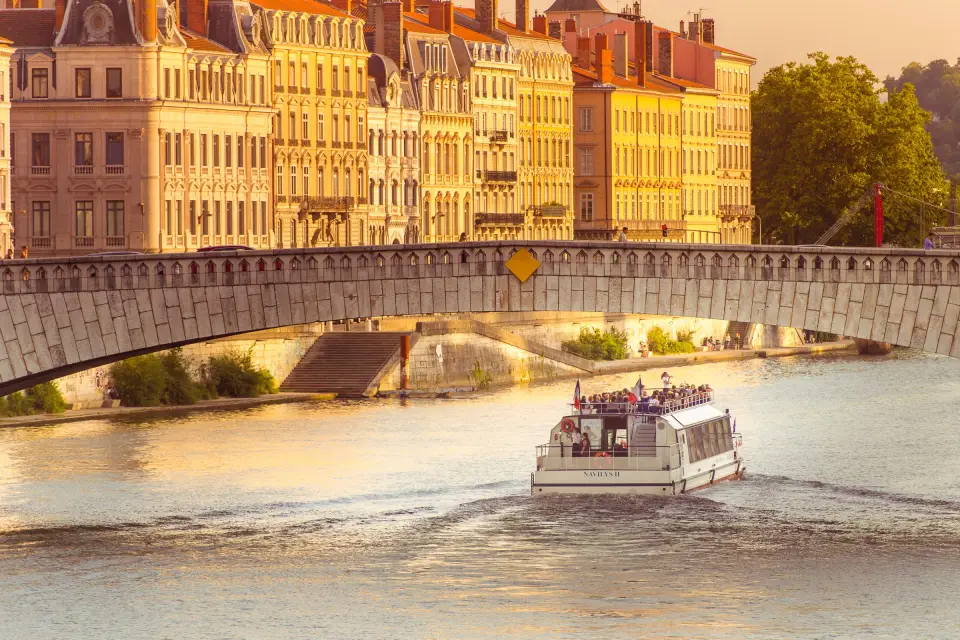 Paseo en barco por Lyon