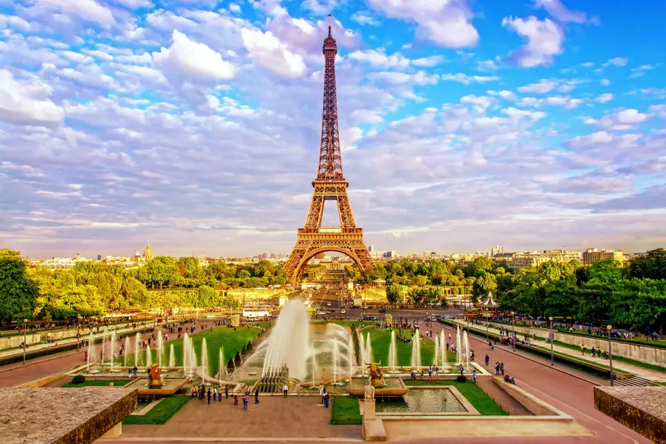 Free tour por los alrededores de la Torre Eiffel y el Arco del Triunfo